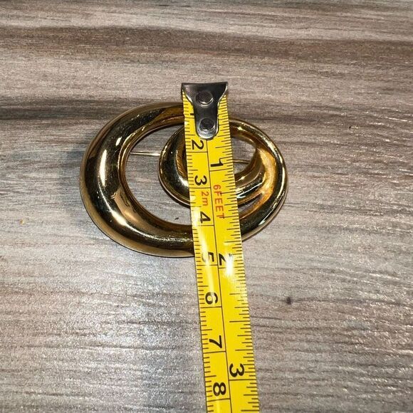 Givenchy Chunky Sculptural Brooch/Pin Paris Gold Tone Signed Classic Collector - Picture 3 of 6